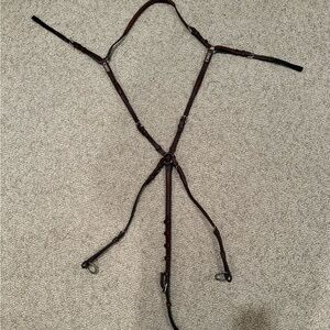 Used Horse CWD Raised adjustable bridge breastplate . Size Full Color Brown